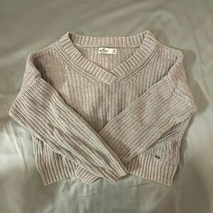 Hollister Gray V-Neck Sweater with Ribbed Knit